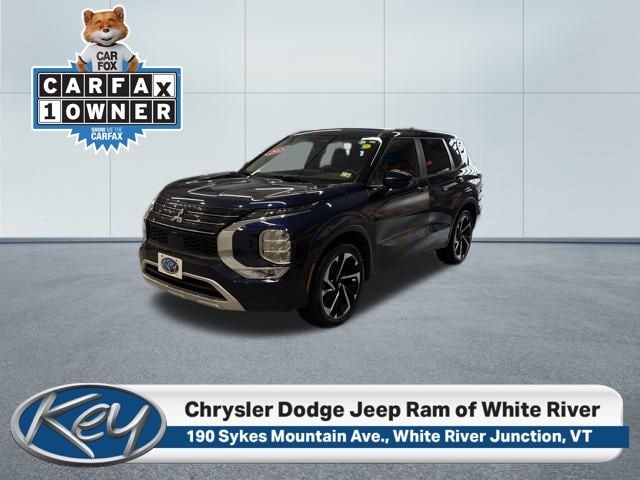 2024 Mitsubishi Outlander SE's photo