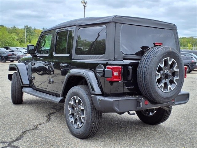 2025 Jeep Wrangler Sahara photo 3