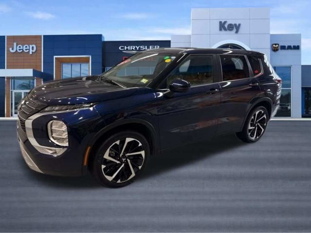 Used 2024 Mitsubishi Outlander SE SUV