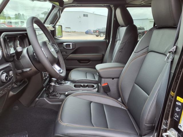2025 Jeep Wrangler 4-Door Sahara - Photo 8