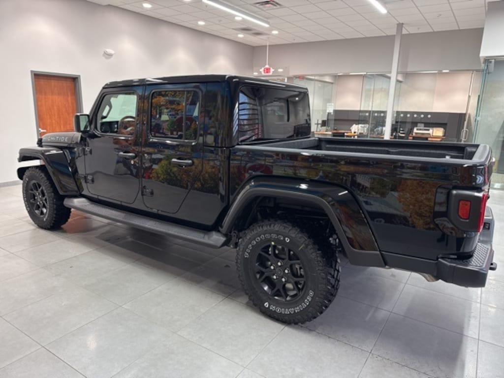 New 2025 Jeep Gladiator High Tide Pickup
