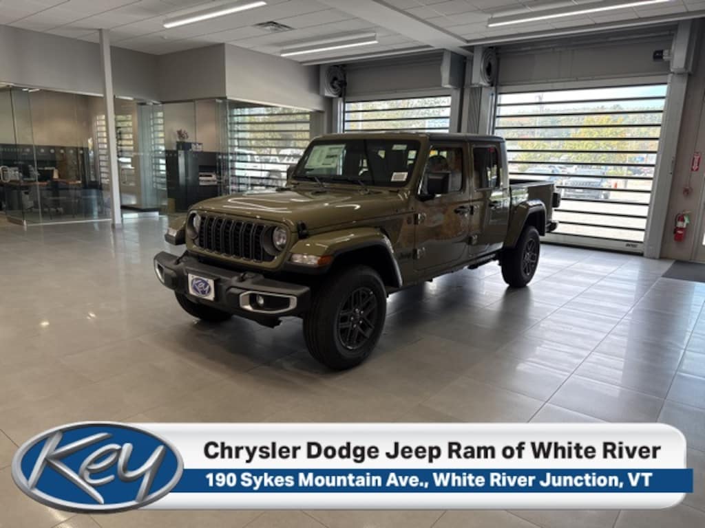 New 2025 Jeep Gladiator Sport Pickup