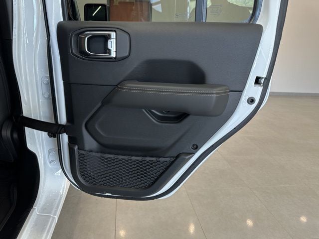 2025 Jeep Wrangler 4-Door Sahara - Photo 49