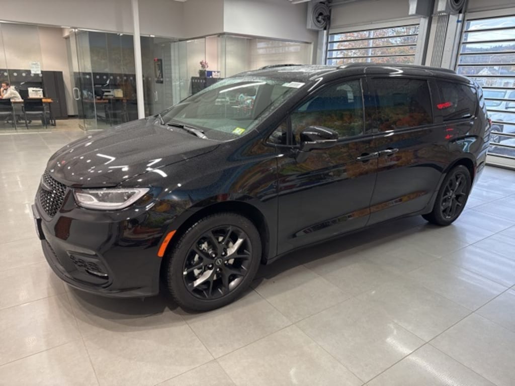 New 2026 Chrysler Pacifica Select Passenger Van