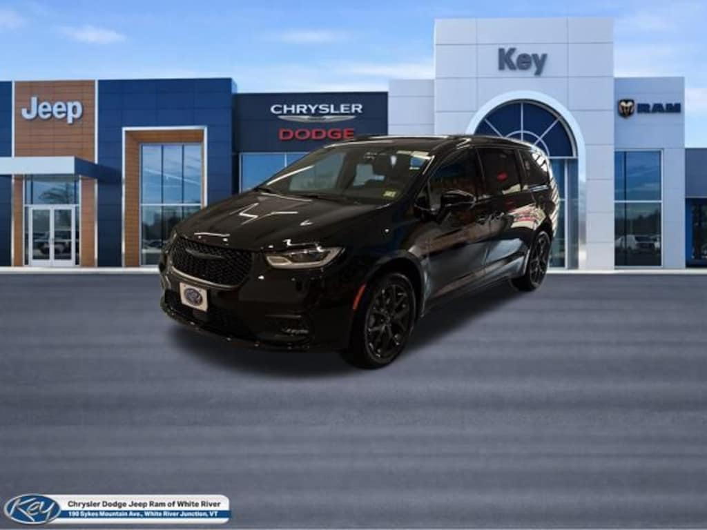 New 2026 Chrysler Pacifica Select Passenger Van