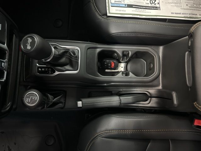 2025 Jeep Wrangler 4-Door Sahara - Photo 34