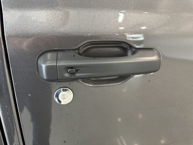 2025 Jeep Wrangler 4-Door Sahara - Photo 23