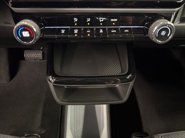 2027 Chevrolet Bolt LT - Photo 18