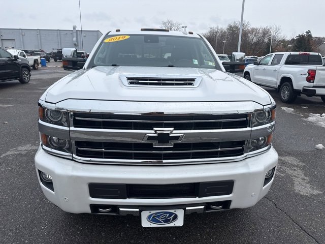 2019 Chevrolet Silverado 3500HD High Country photo 2