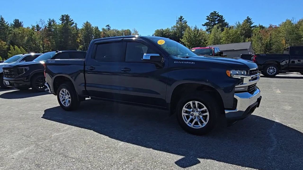 2021 Chevrolet Silverado 1500 LT photo 2