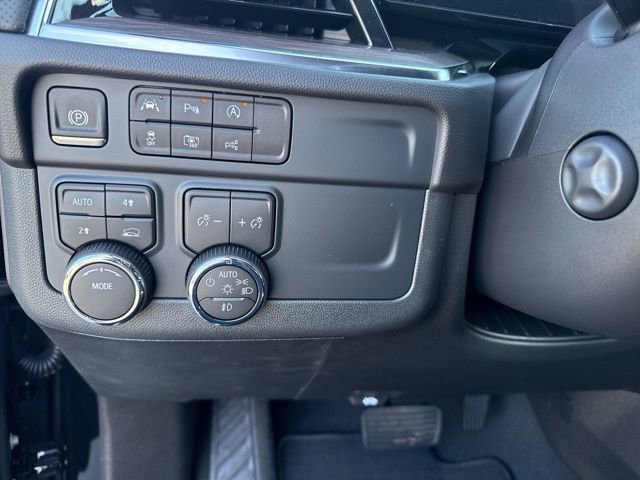 2026 Chevrolet Suburban Premier - Photo 21