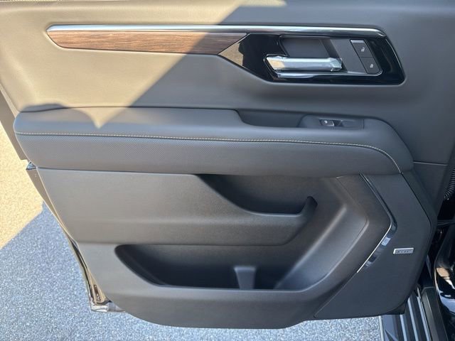 2026 Chevrolet Suburban Premier - Photo 22