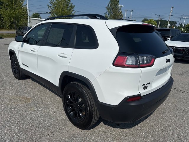 2023 Jeep Cherokee Altitude Lux photo 3