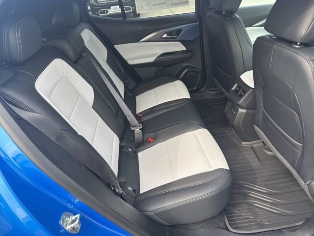 2025 Chevrolet Equinox EV LT - Photo 26