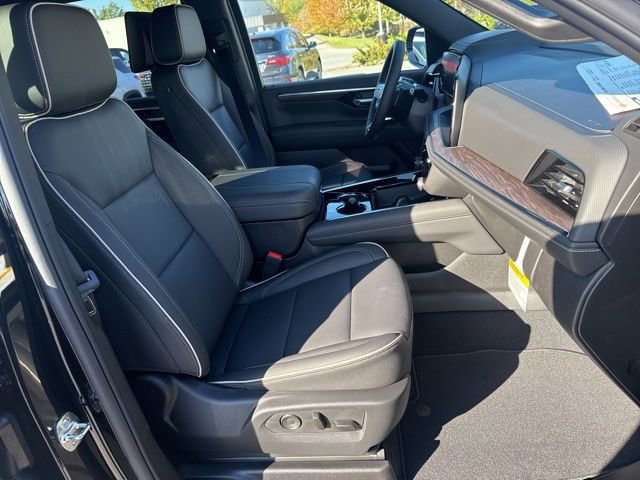 2026 Chevrolet Suburban Premier - Photo 29