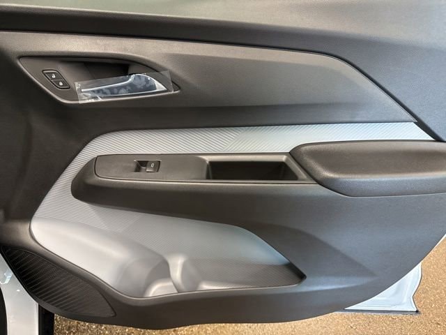 2027 Chevrolet Bolt LT - Photo 27