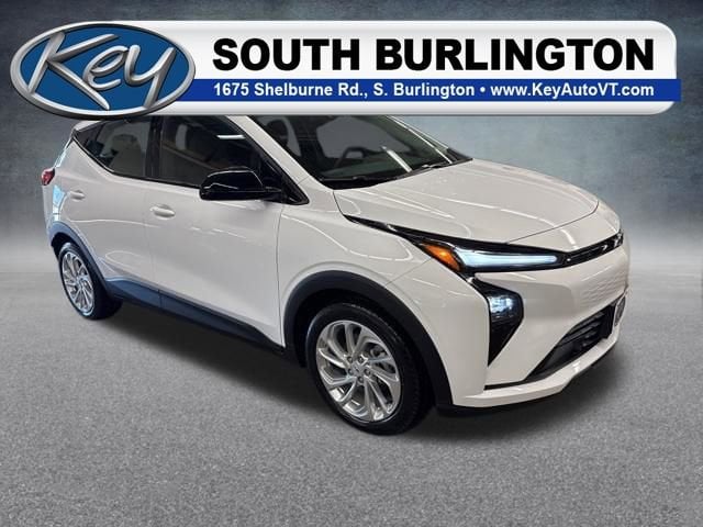 2027 Chevrolet Bolt LT - Photo 9