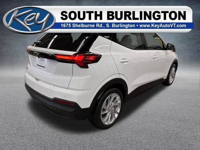 2027 Chevrolet Bolt LT - Photo 7