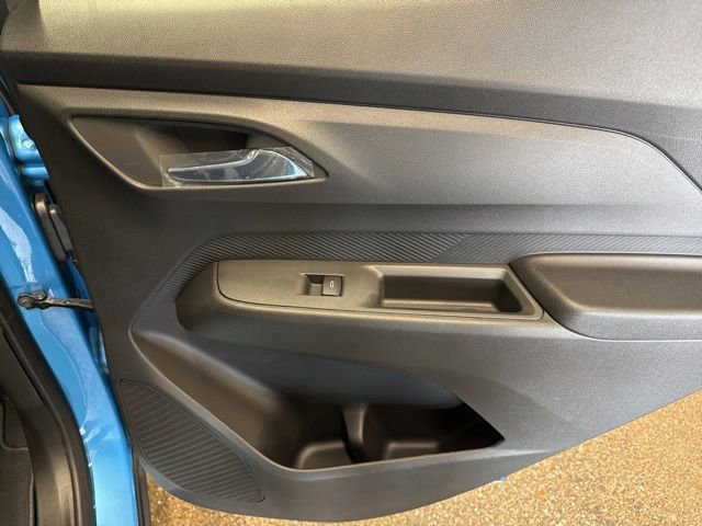 2027 Chevrolet Bolt RS - Photo 15