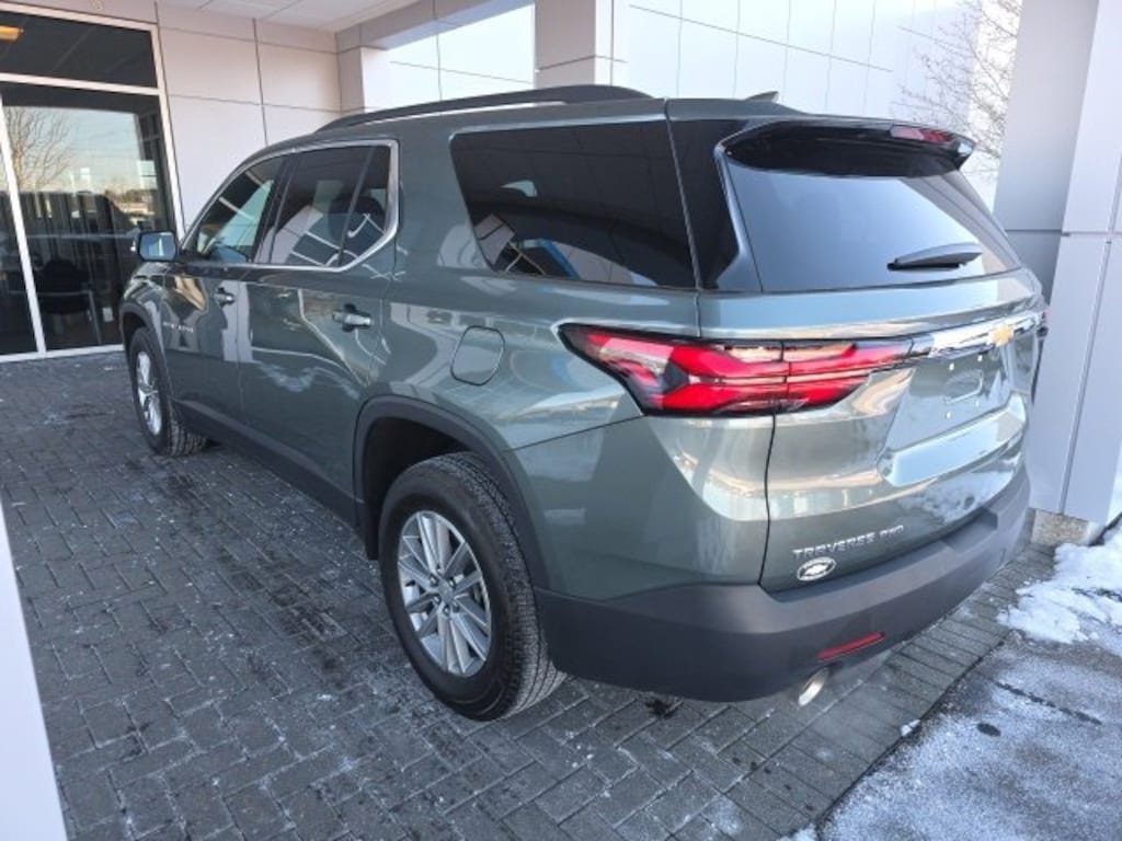 Used 2023 Chevrolet Traverse LT Cloth SUV