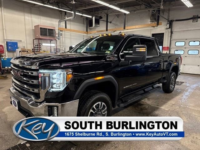 2022 GMC Sierra 4WD Crew Cab Standard Box SLE's photo