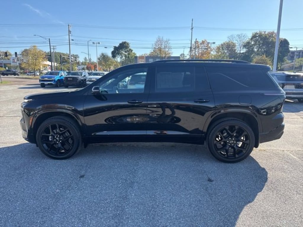 Used 2025 Chevrolet Traverse RS SUV