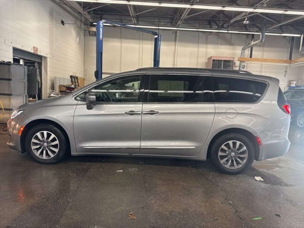 Used 2020 Chrysler Pacifica Touring L Plus Minivan