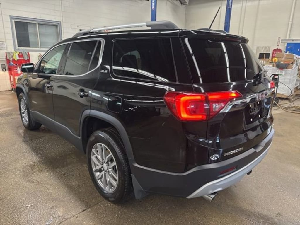 Used 2017 GMC Acadia SLE SUV