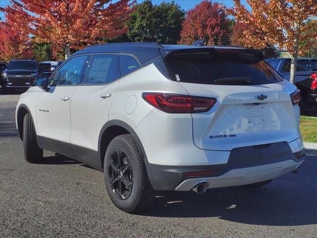 2025 Chevrolet Blazer 2LT photo 3