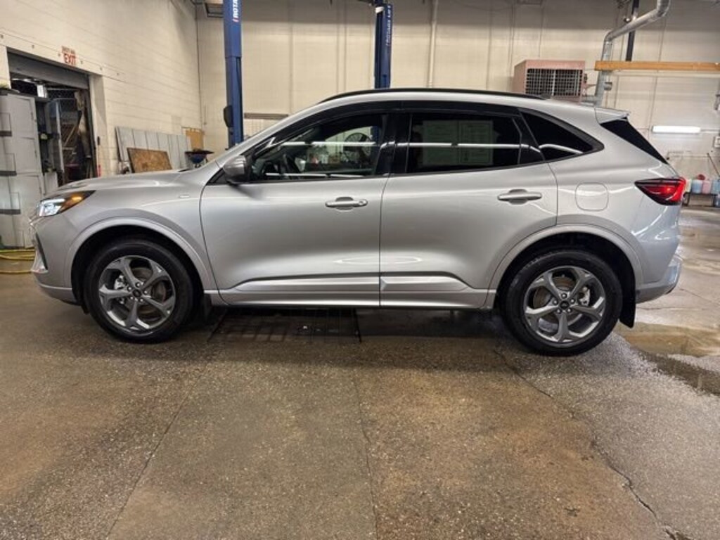Used 2024 Ford Escape ST-Line Select SUV