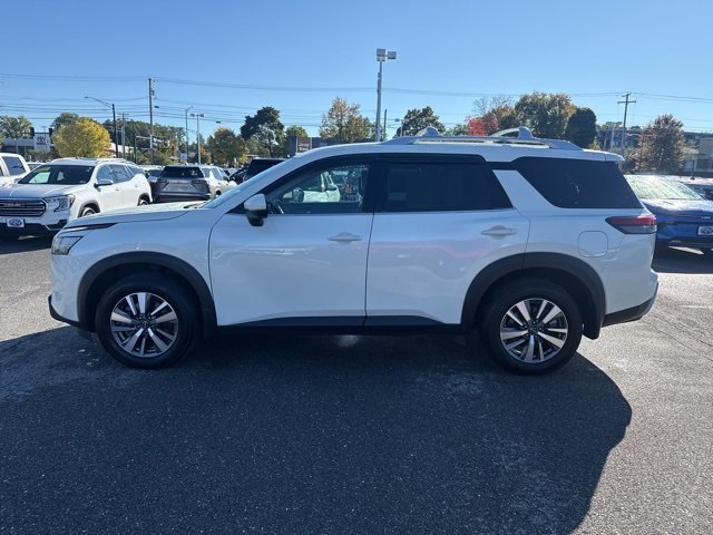 2024 Nissan Pathfinder SL photo 2
