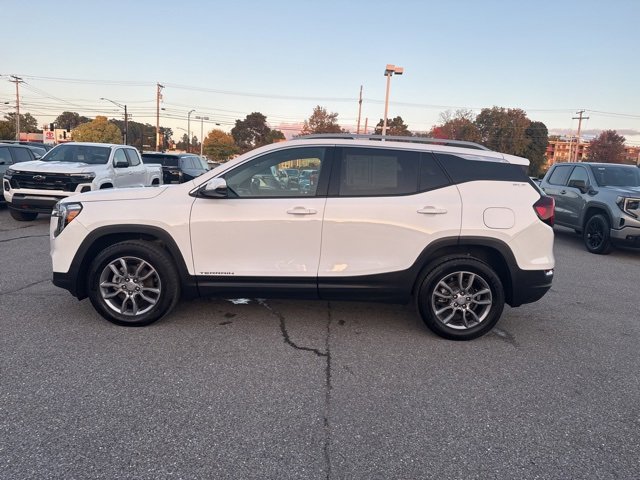2024 Gmc Terrain SLT photo 2