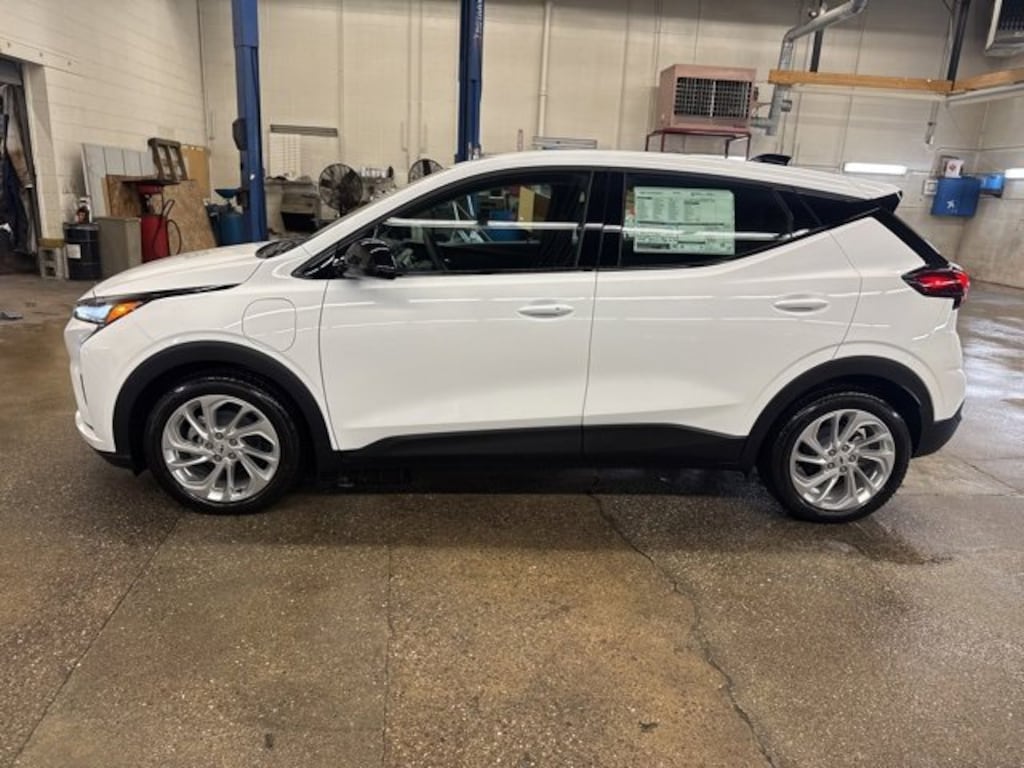 New 2027 Chevrolet Bolt LT SUV