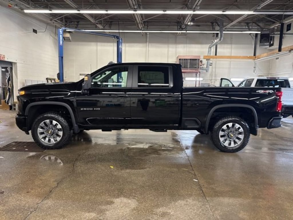 New 2026 Chevrolet Silverado 2500 HD Custom Truck Crew Cab