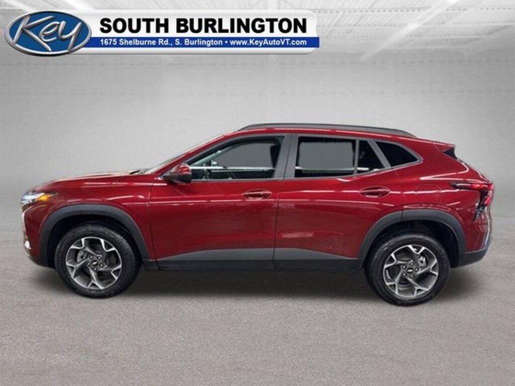 Used 2025 Chevrolet Trax LT SUV