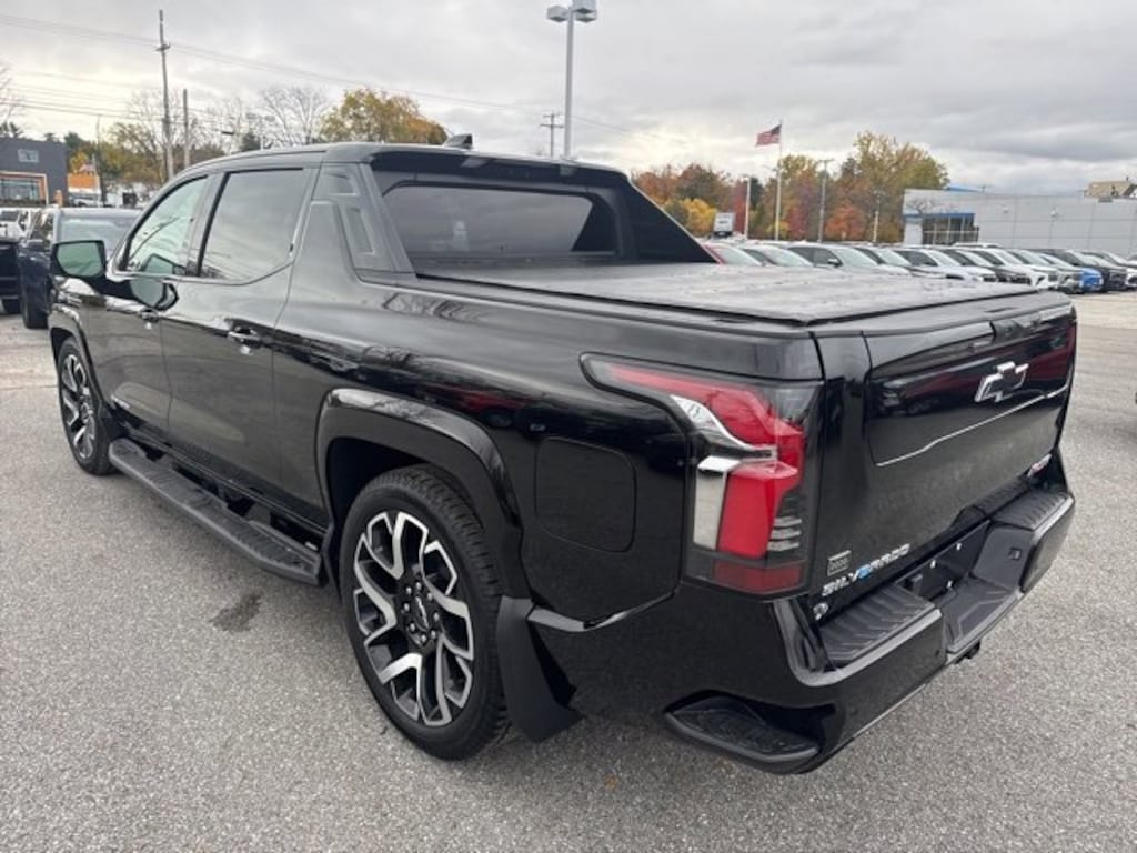 New 2024 Chevrolet Silverado EV RST Truck Crew Cab