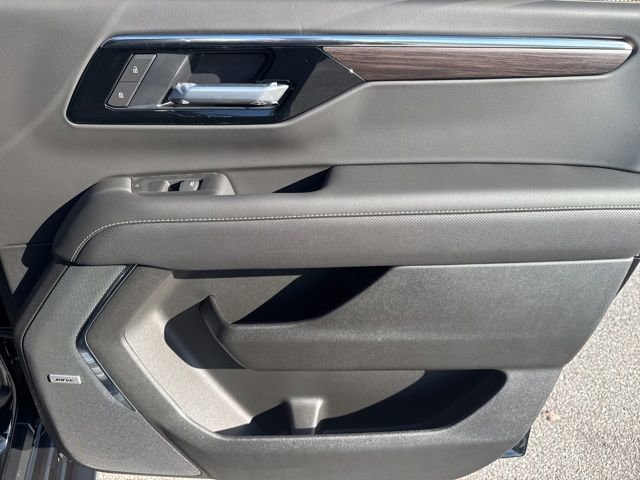2026 Chevrolet Suburban Premier - Photo 26