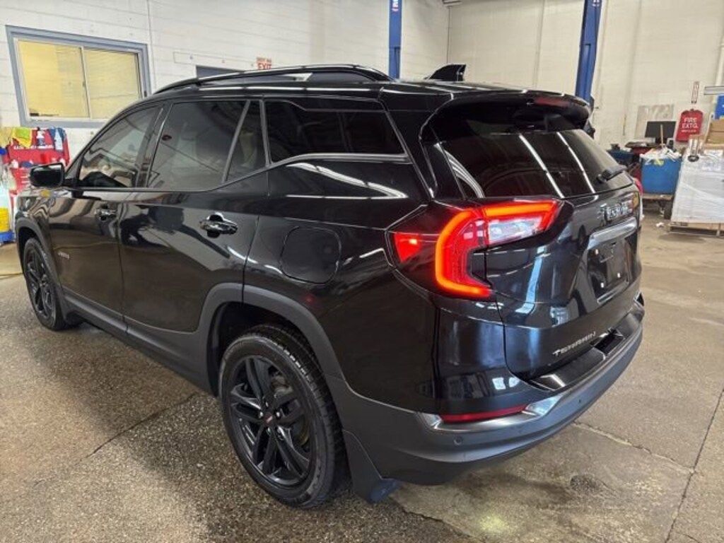 Used 2022 GMC Terrain AT4 SUV