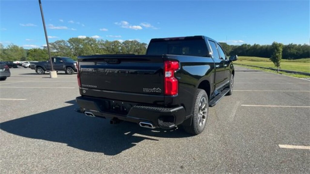 New 2026 Chevrolet Silverado 1500 High Country Truck Crew Cab