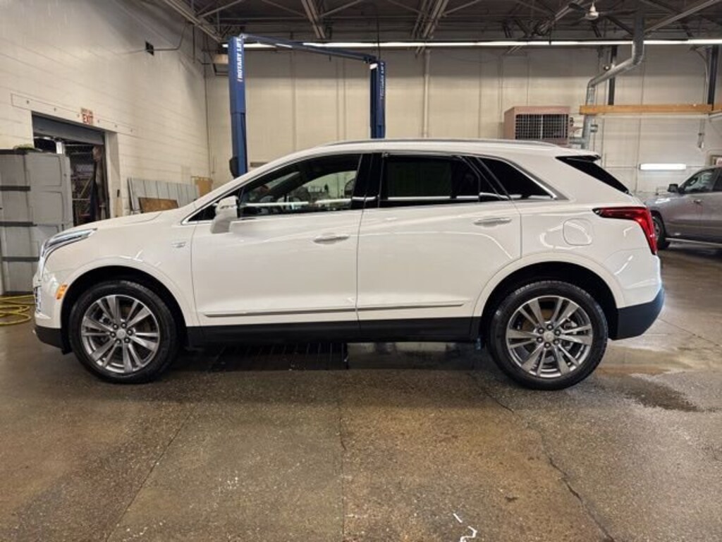Used 2025 CADILLAC XT5 Premium Luxury SUV