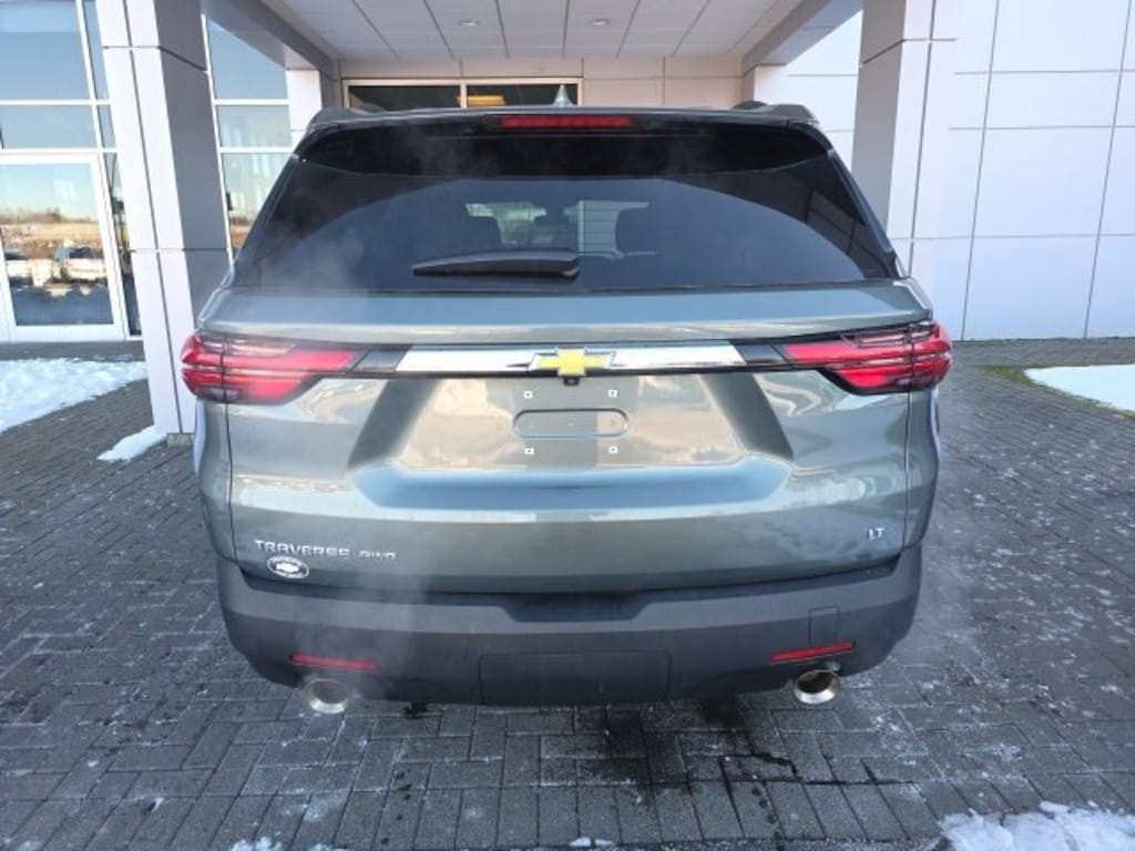 Used 2023 Chevrolet Traverse LT Cloth SUV