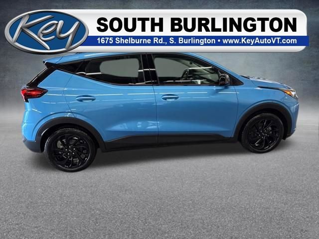 2027 Chevrolet Bolt RS - Photo 8