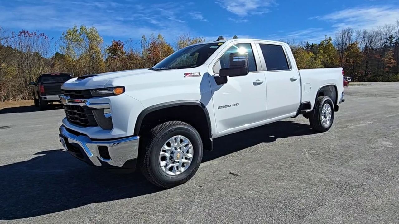 2026 Chevrolet Silverado 2500HD LT photo 4