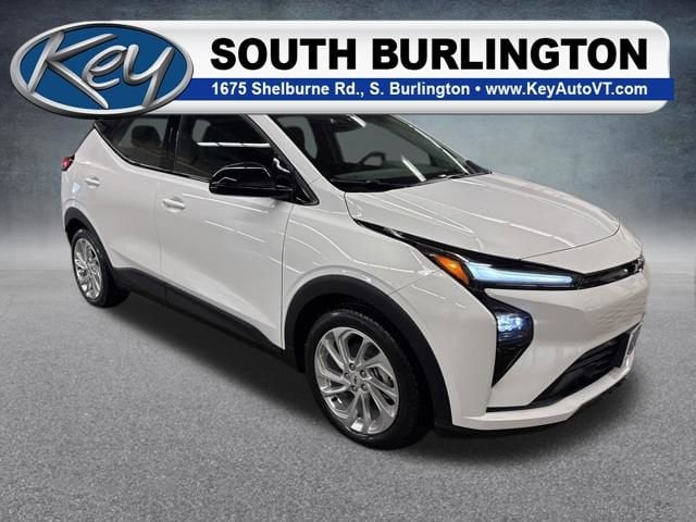 2027 Chevrolet Bolt LT - Photo 9