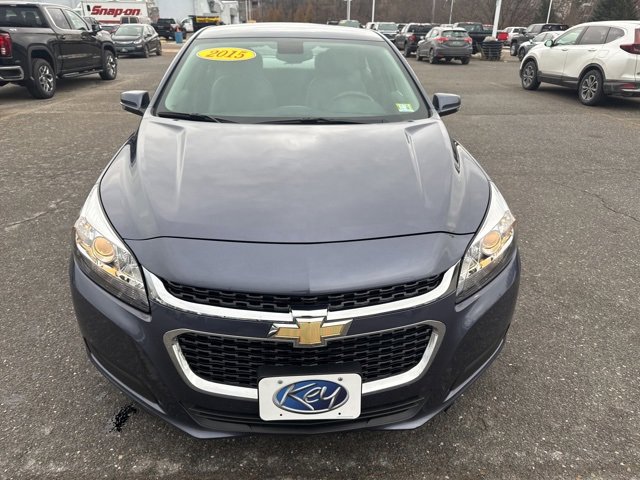 2015 Chevrolet Malibu 1LT photo 2