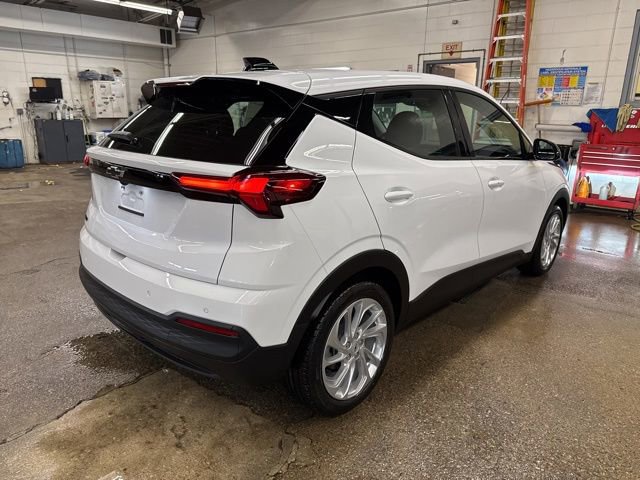2027 Chevrolet Bolt LT - Photo 6