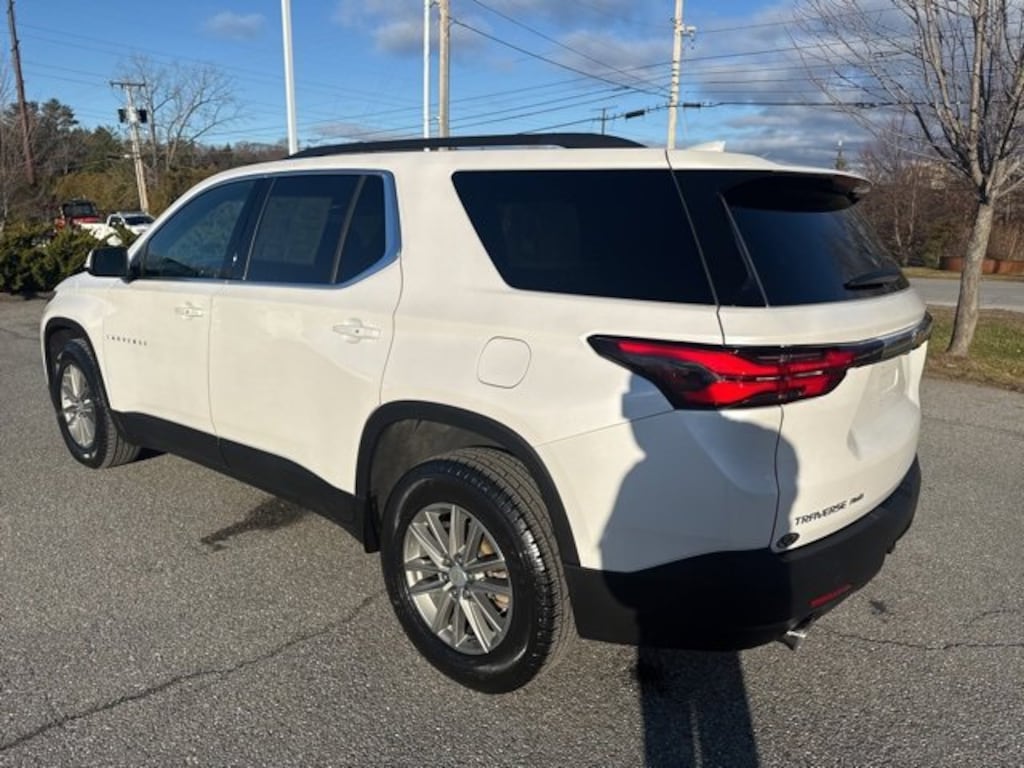 Used 2023 Chevrolet Traverse LT Cloth SUV