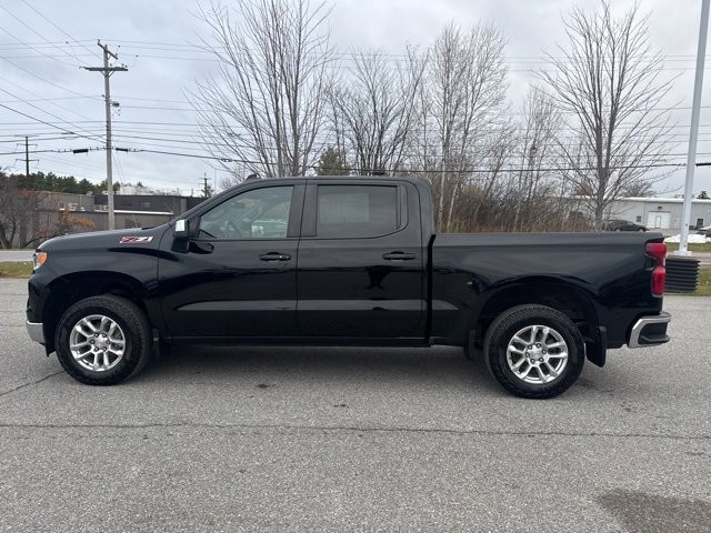 2023 Chevrolet Silverado 1500 LT photo 3