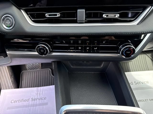 2027 Chevrolet Equinox LT - Photo 18