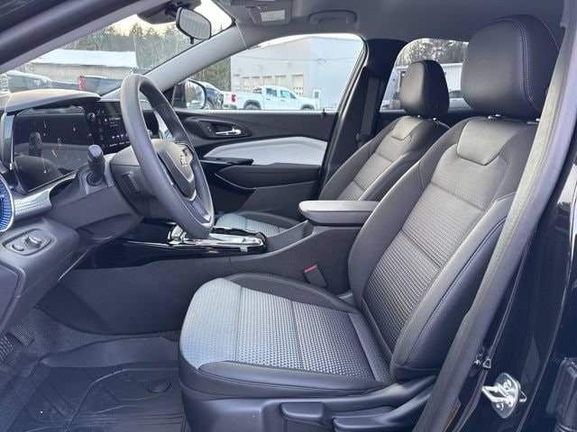 2026 Chevrolet Trax LT - Photo 12